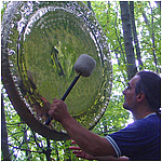 Im Kosmos ertönt ein Gong, wenn die Seele über eine Schwelle wechselt Im Kosmos ertönt ein Gong, wenn die Seele über eine Schwelle wechselt